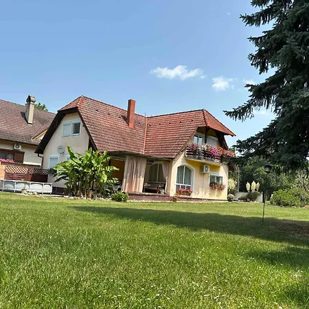 In Balatonbereny/balaton 18047 Апартаменты