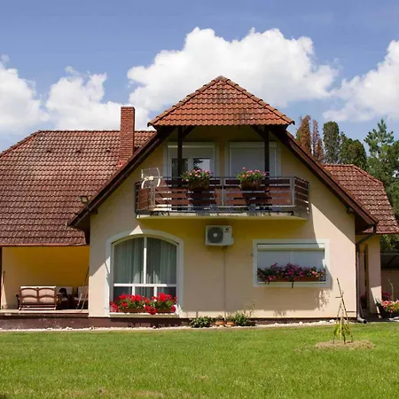 In Balatonbereny/balaton 18047 *