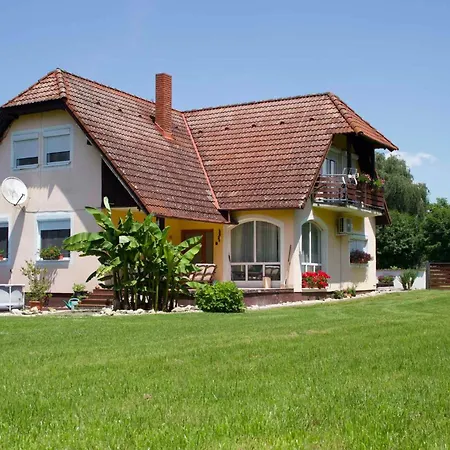 Apartman In - Balaton 18047