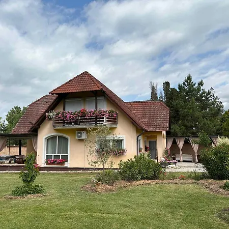 In - Balaton 18047 Apartament