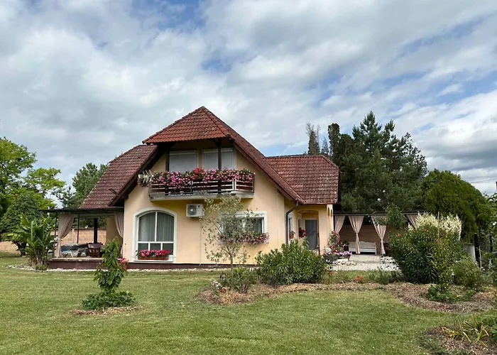 In - Balaton 18047 Apartament