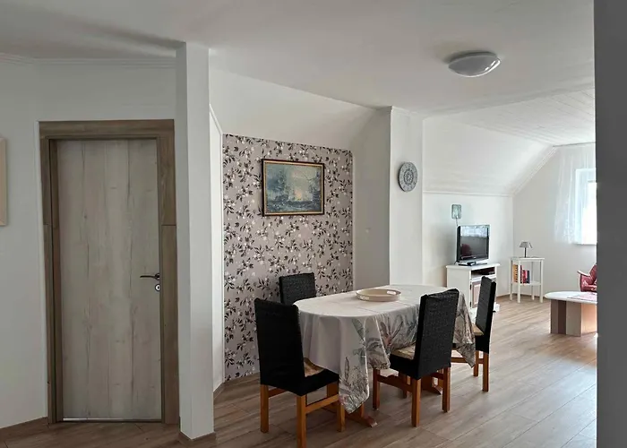 In - Balaton 18047 Apartament